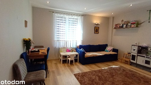 Dwupokojowe Mieszkanie Na Parterze.