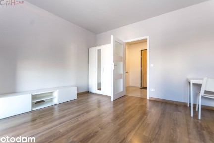 PORT PRASKI | APARTAMENT NA 7. PIĘTRZE | BASEN | BALKON | WIDOK NA WAR