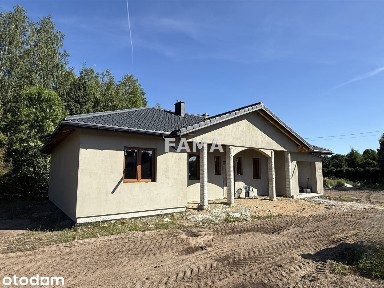 Nowy dom, 4 pokoje, zielona i cicha okolica.