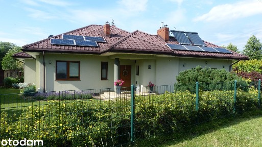 Dom z domkiem letniskowym calorocznym