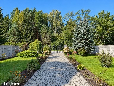 dom parterowy | +domek | ogród zimowy | jezioro| las |nasadzenia