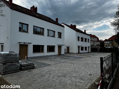 Nowo wybudowany bliźniak przy ul. Świętojańskiej