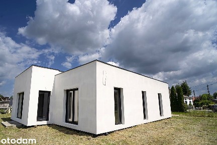 Dom wolnostojący z garażem w spokojnej okolicy