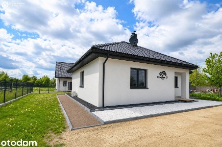 Nowoczesny dom z widokiem na pola i łąki