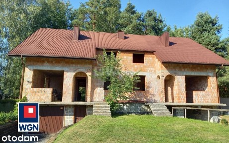 Bliźniak do wykończenia w cichej okolicy