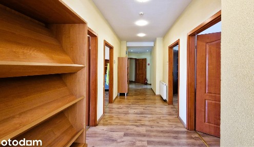Lokal biurowy w czytelnej lokalizacji, parking, klimatyzacja