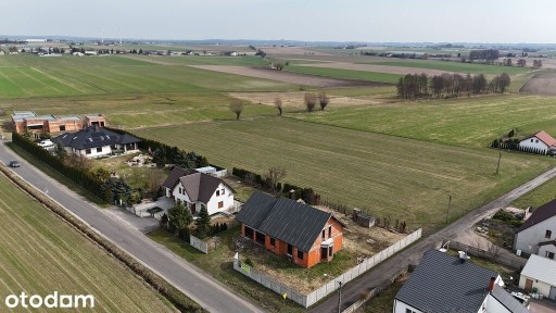 Dom w stanie surowym zamkniętym - spokojna okolica