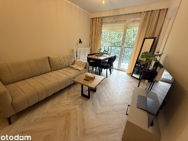 2-pokojowe mieszkanie z balkonem, obok przystanek i Biedronka