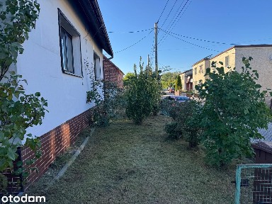 Dom z użytkowym strychem w spokojnej wsi