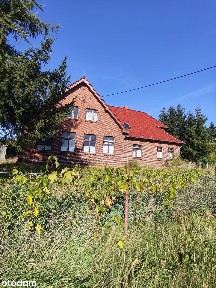 Duży dom wolnostojący na wsi