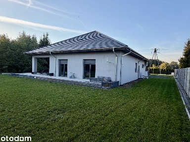 Dom wolnostojący z garażem i strychem