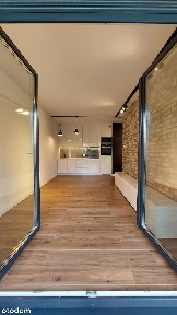 3 POKOJE / ROLETY ZEWNĘTRZNE / PODŁOGÓWKA/ OGRÓDEK 50m2/ KOMÓRKA 3M2