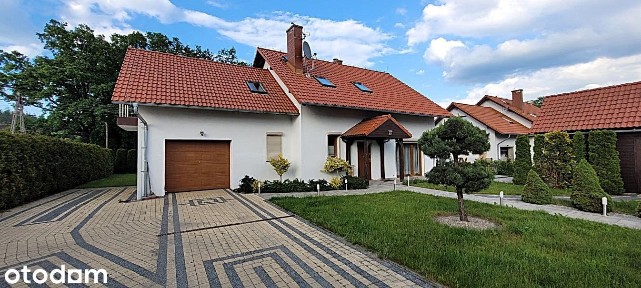 Ładny dom wolnostojący z 2012 roku na granicy Mysłakowic i Kostrzycy