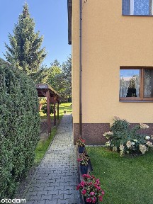 Bezczynszowy parter z dużym ogrodem i własnym podjazdem