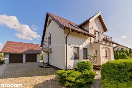 Na sprzedaż umeblowany dom 156 m² z dużym garażem