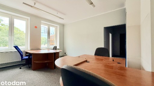 BEZPOŚREDNIO Lokal w ścisłym centrum,parking