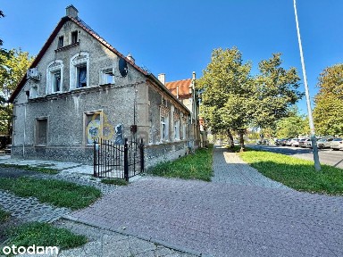 Duże mieszkanie obok szpitala +garaż +komórki+.