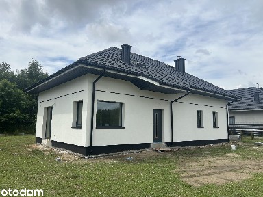 Dom jednorodzinny na nowo powstałym osiedlu zamkniętym