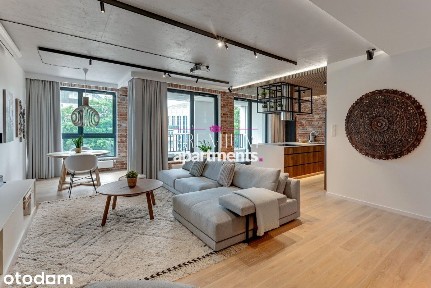 Portova 3 pokoje 86,5 m2, 2 x hala balkon komórka