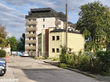 Lokal usługowy w Śródmieściu z parkingiem