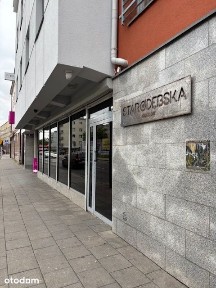 Lokal handlowo-usługowy z parkingiem w centrum