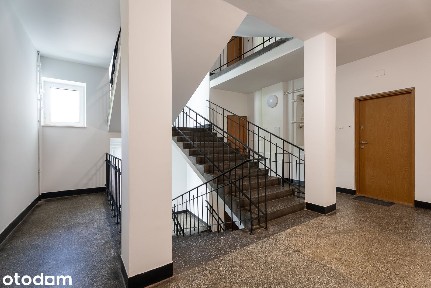 2 pokoje || oddzielna kuchnia || loggia || piwnica || parking || park