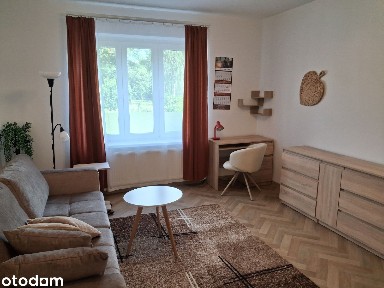 Wygodne, w pełni umeblowane mieszkanie 38,5 m² po generalnym remoncie