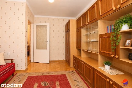 2 pokoje z balkonem i osobną kuchnią-Sosnowiec
