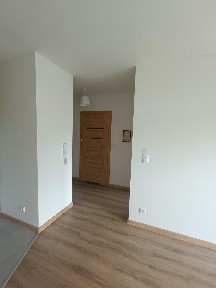 Mieszkanie 2-pok. z ogródkiem w nowym bloku z prywatnym parkingiem, blisko centrum