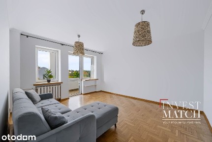 Trójstronne o Funkcjonalnym Rozkładzie z Balkonem