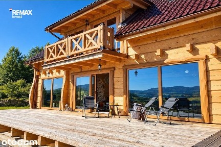 Posiadłość z bali z 3 domkami i gotowym biznesem