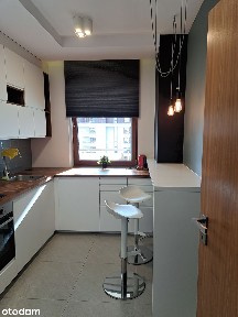 Komfortowe 2 pokojowe mieszkanie wraz z miejscem postojowym
