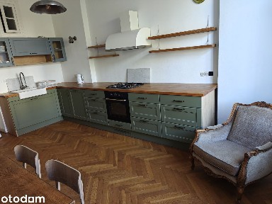 Wynajmę dwustronny apartament z balkonem w kamienicy wysoki standard