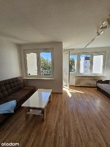 Kawalerka w centrum miasta 3piętro,balkon
