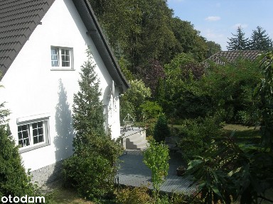 Dom do zamieszkania w mieście z klimatem 10 m od lasu działka 1800m2