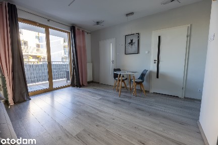 Targówek-kawalerka-28m2-garaż-metro Trocka-wolne