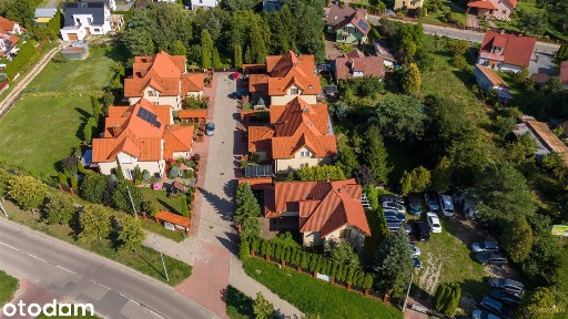 Komfortowy DOM W MIEŚCIE Otoczony Zielonią