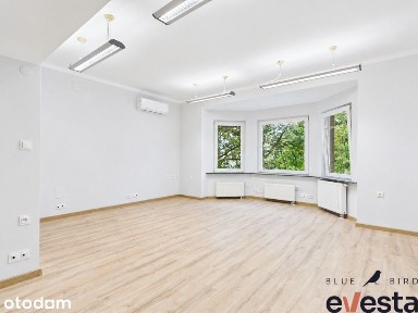 Przestrzeń biurowa 184,6 m² z tarasem i ogrodem