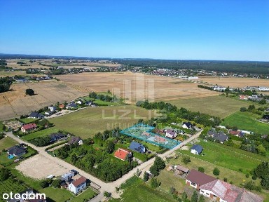 Stylowy dom wraz z budynkiem garażowo-gospodarczym