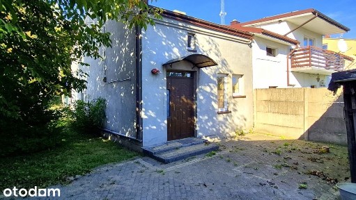 2 budynki na działce 500 m² w Radomsku