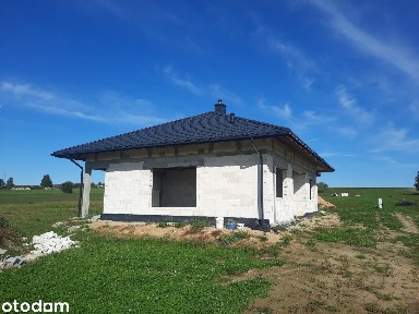 Funkcjonalny dom parterowy w widokowej okolicy