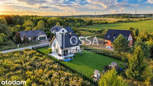 Dom Wolnostojący | 900 m Działki | Garaż