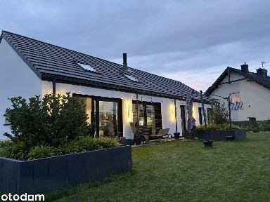 Nowoczesna stodoła | 138,68 m² | salon 4,3 m wysokości | gotowy ogród