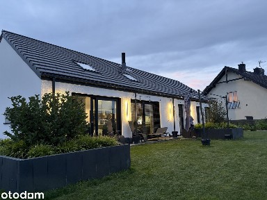 Nowoczesna stodoła | 138,68 m² | salon 4,3 m wysokości | gotowy ogród