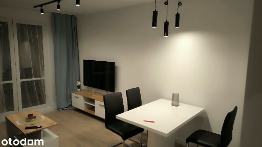 Trzypokojowe mieszkanie z balkonem blisko Manufaktury