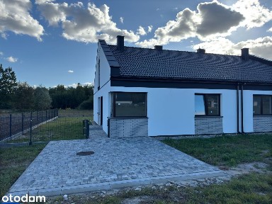 Bliźniak CEGIELNIA PSUCKA III - ogród graniczy z lasem