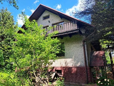 Samodzielny budynek o pow. 250 m2 na 8,5 arowej działce, Kraków-Azory