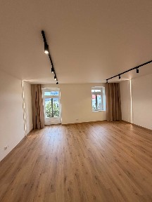 Lokal usługowy na wynajem - Centrum druga Aleja Najświętszej Maryi Panny 31
