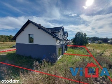 Przestronny Dom Z Garażem Na Sporej Działce