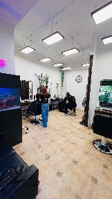 Odstąpię SALON FRYZJERSKI Śródmieście 4465 zł